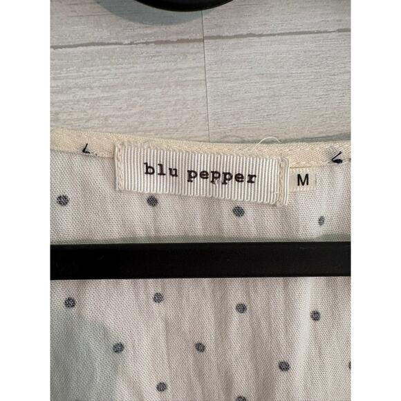 Cropped wrap blouse, polka dot detail - Picture 3 of 4